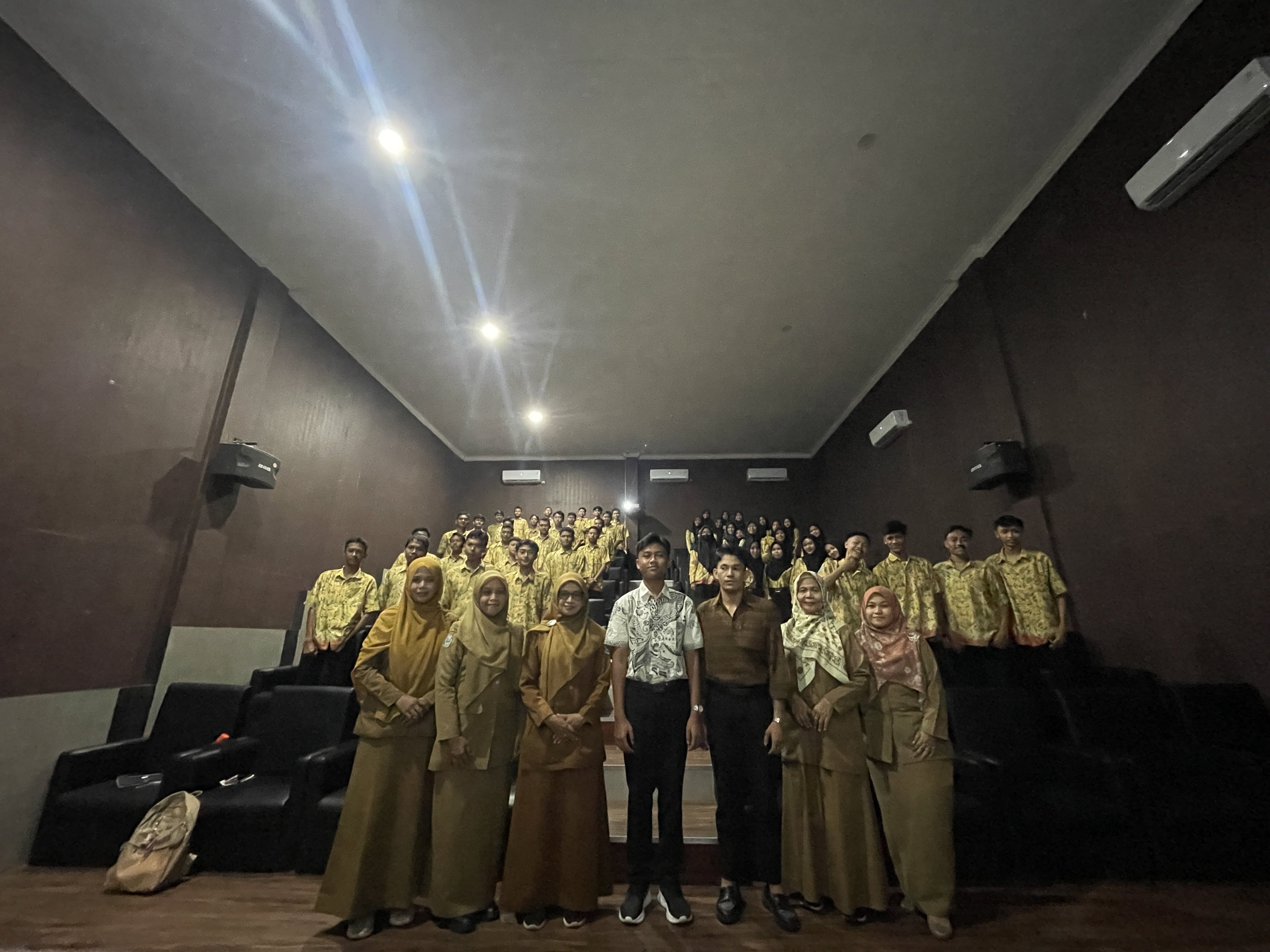 Workshop program GEMA FOUNDATION di SMKN 5 Jember